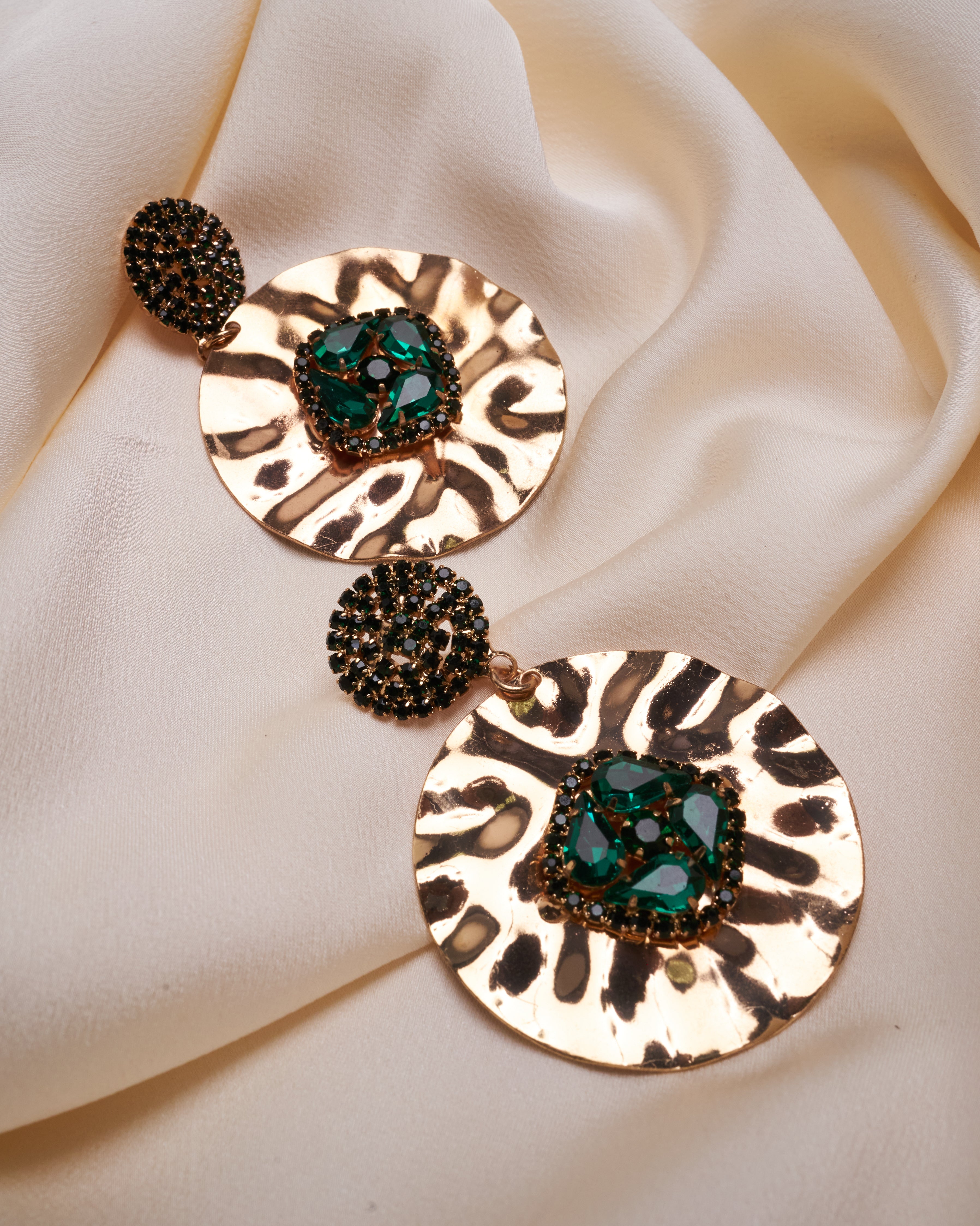 Big Round Shaped Crystal Earrings - Emeral