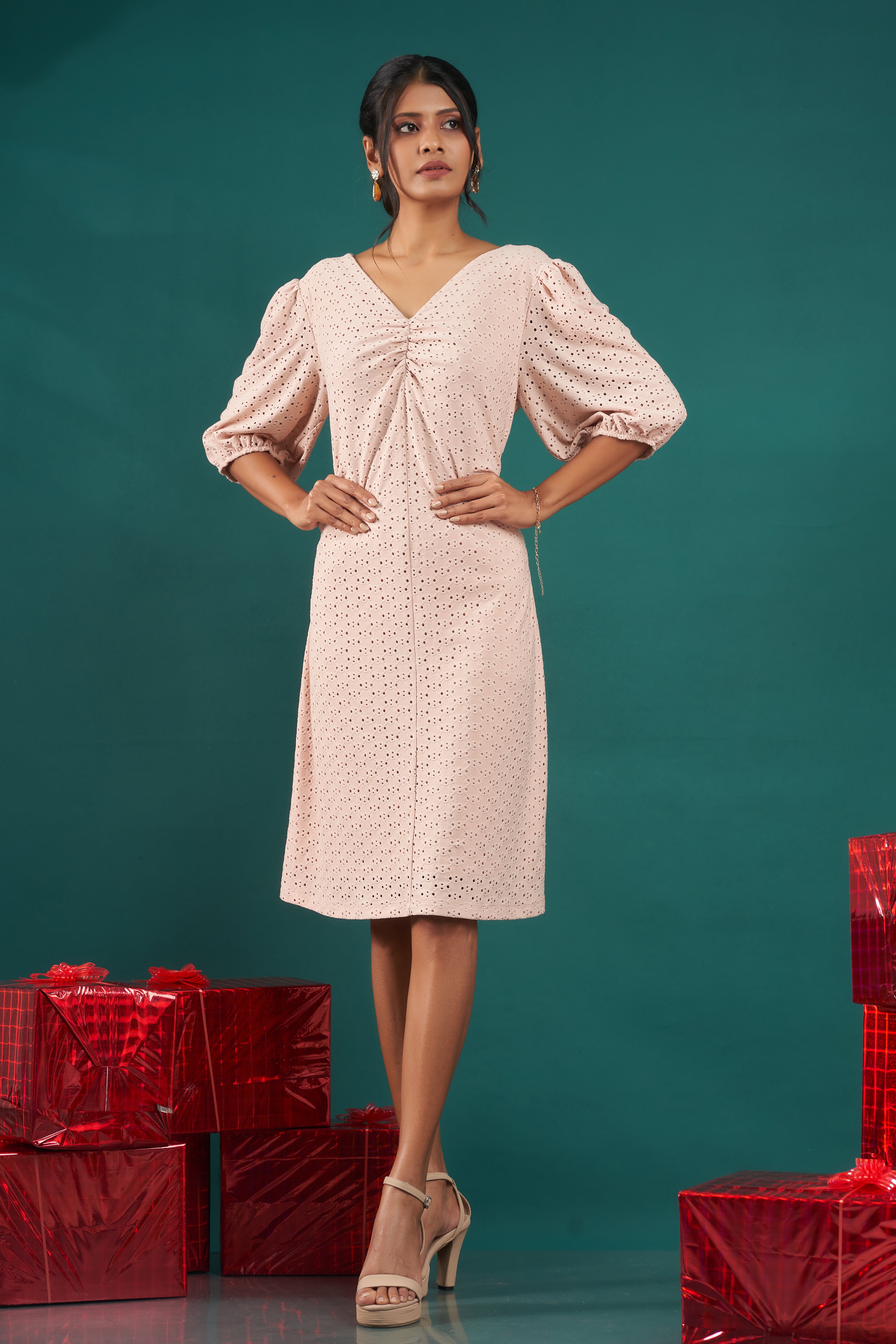 Avirate dresses store
